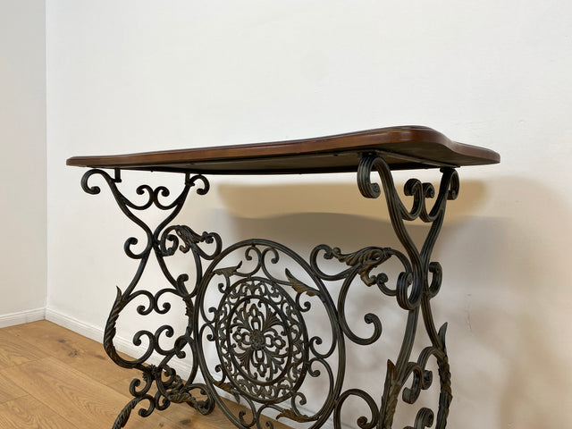 WMK # Eleganter und gut erhaltener Konsolentisch aus formschöner Holztischplatte auf kunstvollem antikem Metallgestell # Konsole Metallkonsole Ablage Tisch Beistelltisch Flurkommode Gusseisen Vintage