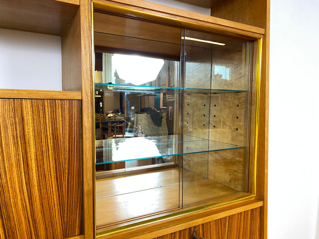 WMK I Stilvolles Mid-Century Highboard mit verspiegelter Vitrine & Schiebetüren I Wohnzimmerschrank Sideboard Regalwand Regal Bücherregal Bücherschrank Bar Barschrank Vintage 60er Berlin Köln Koblenz