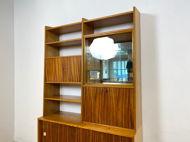 WMK I Stilvolles Mid-Century Highboard mit verspiegelter Vitrine & Schiebetüren I Wohnzimmerschrank Sideboard Regalwand Regal Bücherregal Bücherschrank Bar Barschrank Vintage 60er Berlin Köln Koblenz