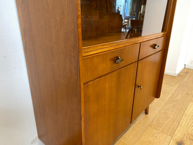 WMK I Hochwertige Mid-Century Vitrine von Musterring aus vollem Holz mit Schubladen & Messinggriffen I Highboard Bücherregal Büchervitrine Regal Kommode Sideboard 60er Vintage Berlin Bayern Stuttgart