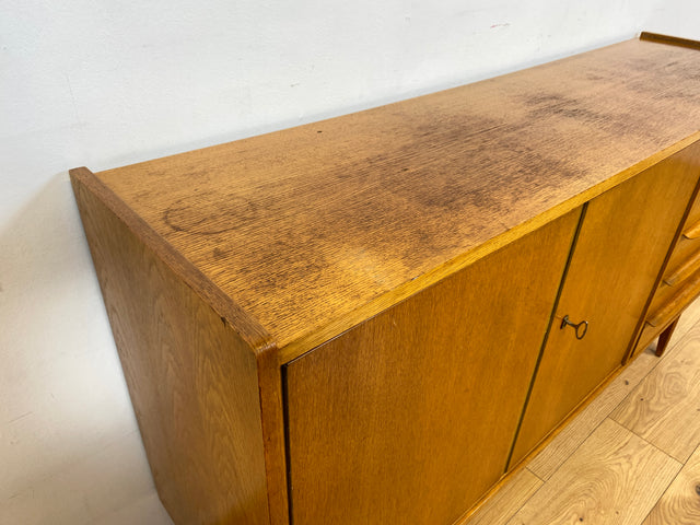 WMK I Stilvolles Mid-Century Sideboard in Eiche mit Schubladen I Kommode Schrank Wohnzimmerschrank Anrichte Lowboard TV-Schrank TV-Board Vintage DDR Berlin Dresden Bayern Frankfurt