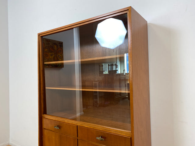 WMK I Hochwertige Mid-Century Vitrine von Musterring aus vollem Holz mit Schubladen & Messinggriffen I Highboard Bücherregal Büchervitrine Regal Kommode Sideboard 60er Vintage Berlin Bayern Stuttgart