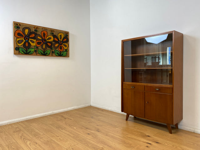 WMK I Hochwertige Mid-Century Vitrine von Musterring aus vollem Holz mit Schubladen & Messinggriffen I Highboard Bücherregal Büchervitrine Regal Kommode Sideboard 60er Vintage Berlin Bayern Stuttgart