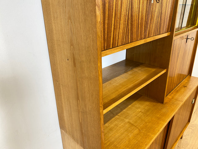 WMK I Stilvolles Mid-Century Highboard mit verspiegelter Vitrine & Schiebetüren I Wohnzimmerschrank Sideboard Regalwand Regal Bücherregal Bücherschrank Bar Barschrank Vintage 60er Berlin Köln Koblenz