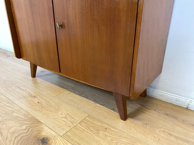 WMK I Hochwertige Mid-Century Vitrine von Musterring aus vollem Holz mit Schubladen & Messinggriffen I Highboard Bücherregal Büchervitrine Regal Kommode Sideboard 60er Vintage Berlin Bayern Stuttgart