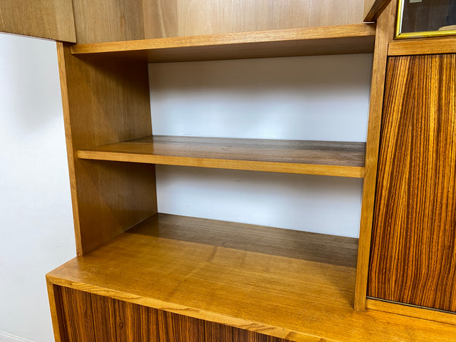 WMK I Stilvolles Mid-Century Highboard mit verspiegelter Vitrine & Schiebetüren I Wohnzimmerschrank Sideboard Regalwand Regal Bücherregal Bücherschrank Bar Barschrank Vintage 60er Berlin Köln Koblenz