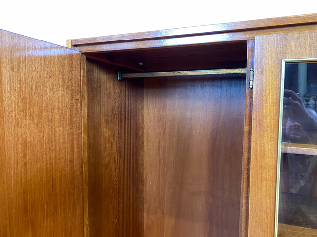 WMK I Stilvoller Mid-Century Schrank aus vollem Holz mit Schubladen & Glastür I Kleiderschrank Wäscheschrank Highboard Vitrine Garderobe Dielenschrank Cabinet 50er 60er Vintage Frankfurt Bonn Dresden