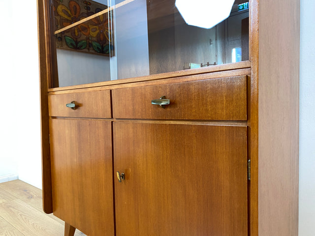 WMK I Hochwertige Mid-Century Vitrine von Musterring aus vollem Holz mit Schubladen & Messinggriffen I Highboard Bücherregal Büchervitrine Regal Kommode Sideboard 60er Vintage Berlin Bayern Stuttgart