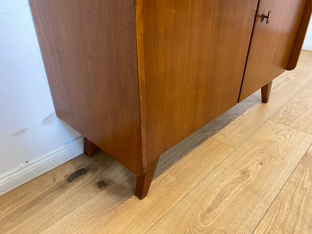 WMK I Hochwertige Mid-Century Vitrine von Musterring aus vollem Holz mit Schubladen & Messinggriffen I Highboard Bücherregal Büchervitrine Regal Kommode Sideboard 60er Vintage Berlin Bayern Stuttgart