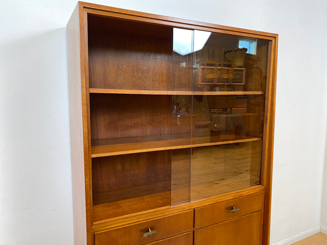 WMK I Hochwertige Mid-Century Vitrine von Musterring aus vollem Holz mit Schubladen & Messinggriffen I Highboard Bücherregal Büchervitrine Regal Kommode Sideboard 60er Vintage Berlin Bayern Stuttgart