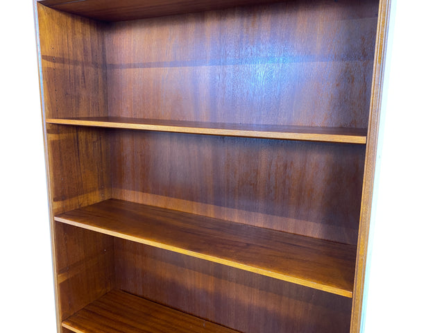 WMK I Stilvoller skandinavischer Mid-Century Bücherschrank , Vollholz in Teak , mit verstell. Regalböden I Regal Bücherregal Holzregal Highboard Kommode Danish Design Vintage Teakholz 60er Berlin Köln