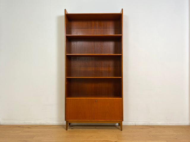 WMK I Stilvoller skandinavischer Mid-Century Bücherschrank , Vollholz in Teak , mit verstell. Regalböden I Regal Bücherregal Holzregal Highboard Kommode Danish Design Vintage Teakholz 60er Berlin Köln