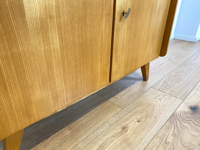 WMK I Stilvoller und sehr gut erhaltener heller Mid-Century Bücherschrank von Musterring mit verstellbaren Regalböden I Bücherregal Regal Kommode Sideboard Highboard Vintage 60er Berlin Kassel Bremen