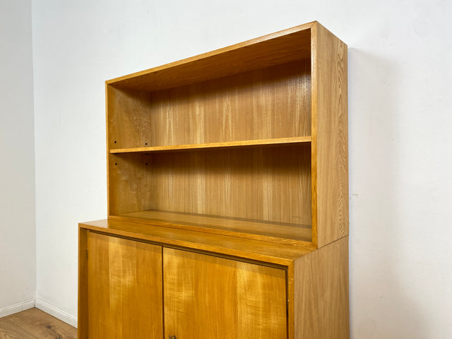 WMK I Stilvoller und sehr gut erhaltener heller Mid-Century Bücherschrank von Musterring mit verstellbaren Regalböden I Bücherregal Regal Kommode Sideboard Highboard Vintage 60er Berlin Kassel Bremen