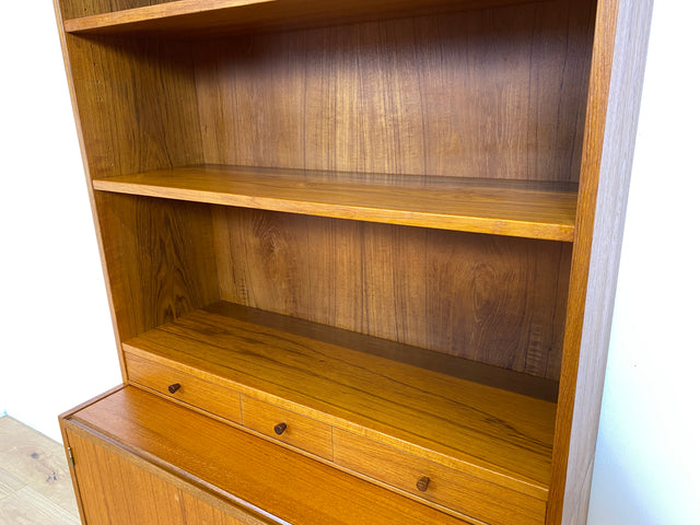 WMK # Stilvoller skandinavischer Mid-Century Bücherschrank in Teakholz mit auszieh. Schreibfläche & verstell. Regalböden # Bücherregal Regal Sekretär Highboard Sideboard Kommode Danish Design Vintage