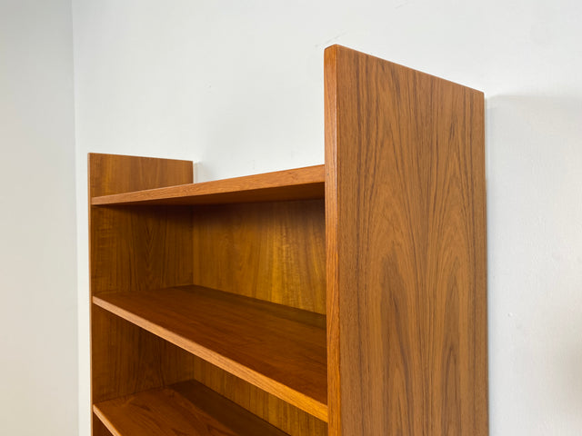 WMK # Stilvoller skandinavischer Mid-Century Bücherschrank in Teakholz mit auszieh. Schreibfläche & verstell. Regalböden # Bücherregal Regal Sekretär Highboard Sideboard Kommode Danish Design Vintage