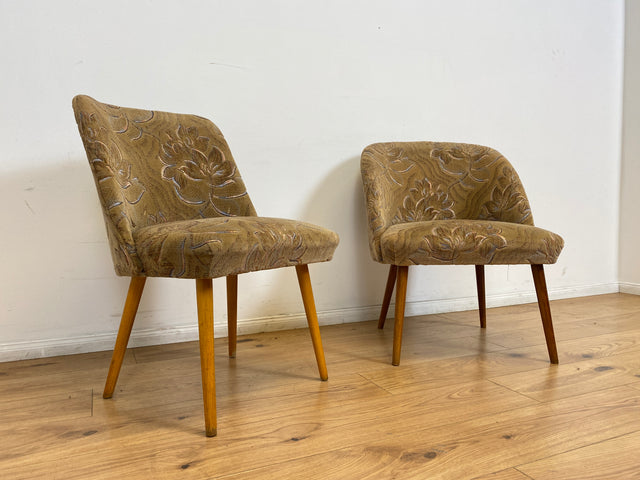 WMK # 1/2 Formschöner und sehr gut erhaltener Mid-Century Cocktailsessel mit floralem Originalbezug, Federkernsitz & konischen Füßen # Sessel Lesesessel Stuhl Retro DDR Vintage 60er # Versand möglich