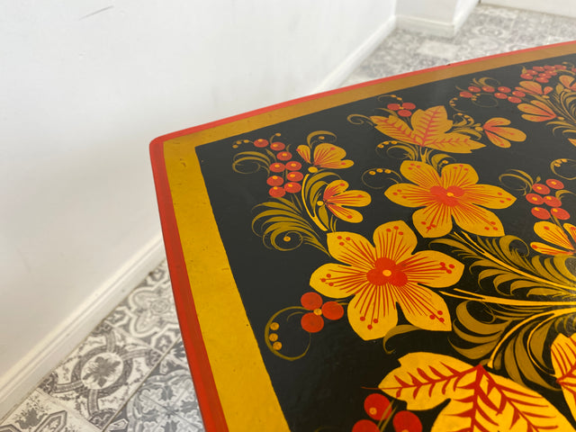 WMK # Freundlicher und gut erhaltener Mid-Century Couchtisch im Chochloma Stil handbemalter Oberfläche & konischen Füßen # Wohnzimmertisch Coffee Table Beistelltisch Nierentisch Vintage 50er 60er