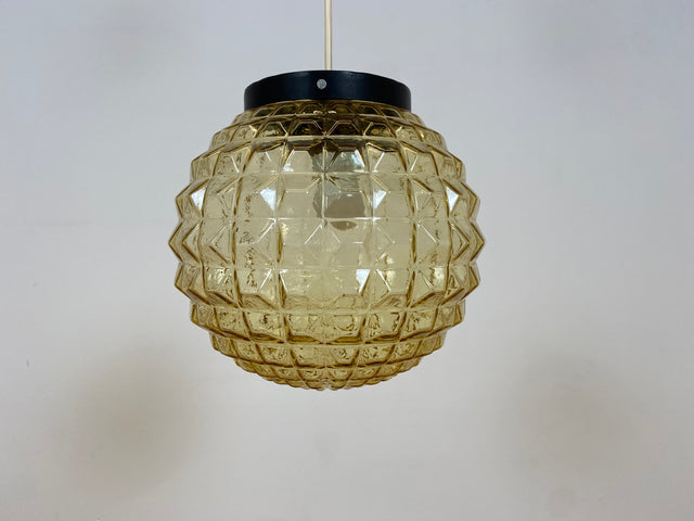 WMK # Hübsche & sehr gut erhaltene Mid-Century Hängelampe mit besonders schöner Rauchglasglocke & warmen Licht # Lüster Glaslüster Deckenlampe Pendelleuchte Deckenleuchte Kugellampe Vintage 60er 70er