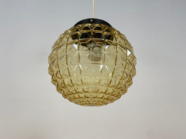 WMK # Hübsche & sehr gut erhaltene Mid-Century Hängelampe mit besonders schöner Rauchglasglocke & warmen Licht # Lüster Glaslüster Deckenlampe Pendelleuchte Deckenleuchte Kugellampe Vintage 60er 70er