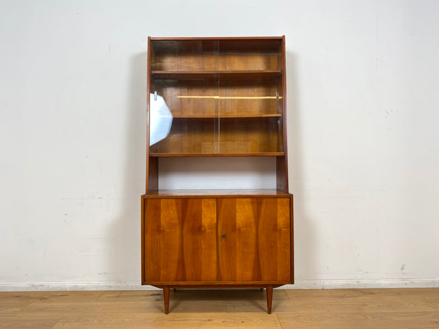 WMK # Stilvolles Mid-Century Highboard in Kirschholz mit Vitrine & zeittypischen konischen Füßen # Glasvitrine Büchervitrine Bücherschrank Bücherregal Regal Kommode Sideboard Schrank Vintage DDR 60er