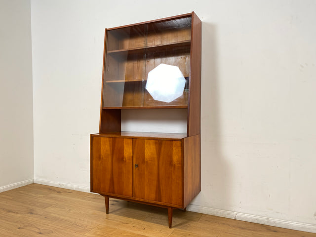 WMK # Stilvolles Mid-Century Highboard in Kirschholz mit Vitrine & zeittypischen konischen Füßen # Glasvitrine Büchervitrine Bücherschrank Bücherregal Regal Kommode Sideboard Schrank Vintage DDR 60er