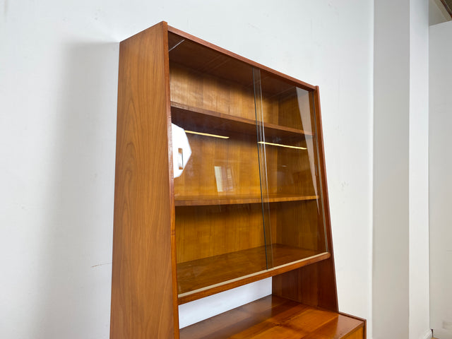 WMK # Stilvolles Mid-Century Highboard in Kirschholz mit Vitrine & zeittypischen konischen Füßen # Glasvitrine Büchervitrine Bücherschrank Bücherregal Regal Kommode Sideboard Schrank Vintage DDR 60er