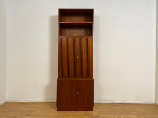 WMK # Hochwertiges und sehr gut erhaltenes modulares Mid-Century Highboard, aus vollem Holz in Teak # Schrank Bücherschrank Regalwand Schrankwand Barschrank Regal Kommode Sideboard Teakholz Vintage