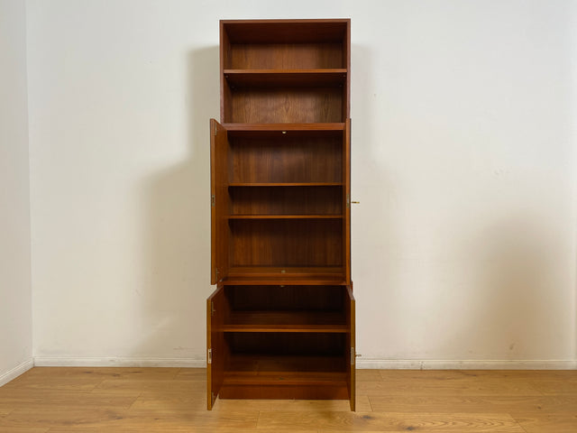 WMK # Hochwertiges und sehr gut erhaltenes modulares Mid-Century Highboard, aus vollem Holz in Teak # Schrank Bücherschrank Regalwand Schrankwand Barschrank Regal Kommode Sideboard Teakholz Vintage
