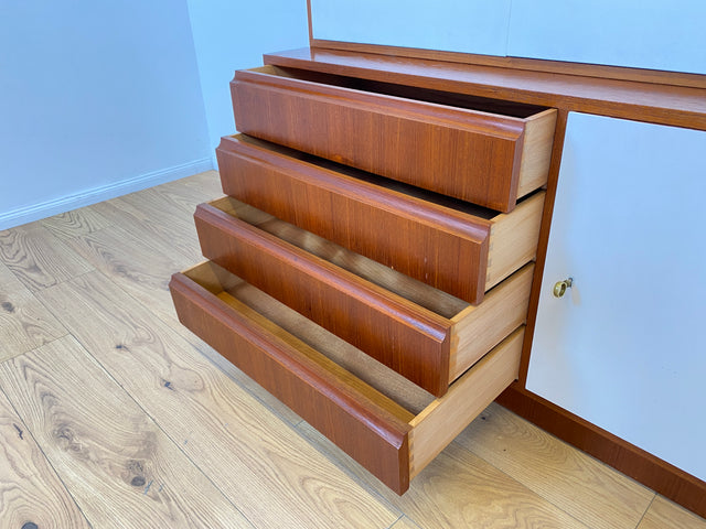 WMK # Stilvolles modulares Mid-Century Highboard, Vollholz in Teak, mit Schubladen & späterer weißer Lackierung # Schrank Bücherschrank Regalwand Schrankwand Regal Sideboard Kommode Teakholz Vintage