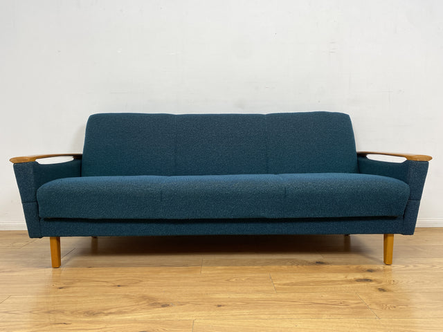 WMK I Stilvolles Mid-Century Klappsofa mit verstellb. Armlehnen, Bettwäschefach & petrol blauem Originalbezug I Sofa Couch 3-Sitzer 3er Daybed Sitzgarnitur Schlaf Klapp Retro Vintage 60er Berlin Köln