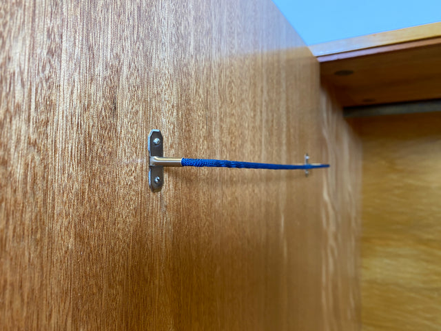 WMK # Hochwertiger & geräumiger Mid-Century Kleiderschrank von 1961, Vollholz in Birke, mit Kleiderstange # Schrank Schlafzimmerschrank Garderobe Wardrobe 60er DDR Vintage München Köln Stuttgart Kiel