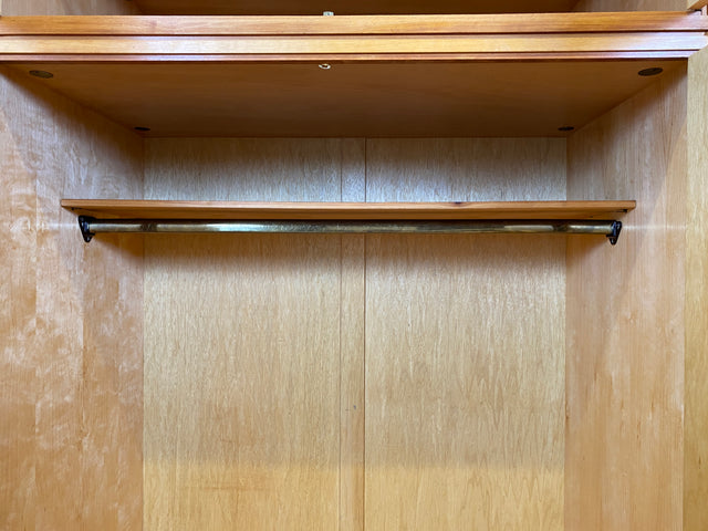 WMK # Raumaufhellender und gut erhaltener Mid-Century Kleiderschrank aus 1964 in Buche und Birke mit Aufsatz # Schrank Wäscheschrank Wardrobe Schlafzimmerschrank Aufsatzschrank DDR Vintage 60er Retro