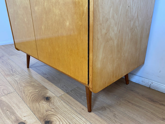 WMK # Raumaufhellender und gut erhaltener Mid-Century Kleiderschrank aus 1964 in Buche und Birke mit Aufsatz # Schrank Wäscheschrank Wardrobe Schlafzimmerschrank Aufsatzschrank DDR Vintage 60er Retro