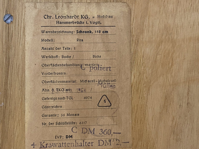 WMK # Raumaufhellender und gut erhaltener Mid-Century Kleiderschrank aus 1964 in Buche und Birke mit Aufsatz # Schrank Wäscheschrank Wardrobe Schlafzimmerschrank Aufsatzschrank DDR Vintage 60er Retro