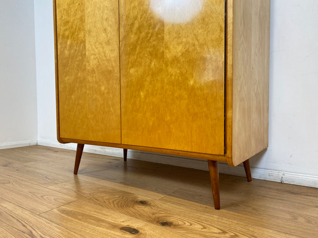 WMK # Raumaufhellender und gut erhaltener Mid-Century Kleiderschrank aus 1964 in Buche und Birke mit Aufsatz # Schrank Wäscheschrank Wardrobe Schlafzimmerschrank Aufsatzschrank DDR Vintage 60er Retro
