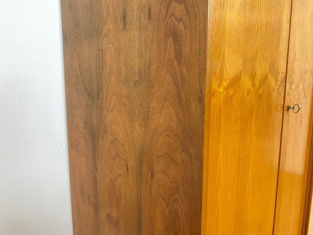 WMK Stilvoller und hochwertiger Mid-Century Kleiderschrank aus vollem Holz mit Kleiderstange und Regalböden # Schrank Schlafzimmerschrank Wardrobe Wäscheschrank Garderobe Flurschrank Vintage 50er 60er