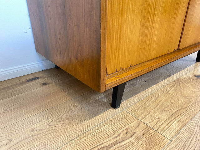 WMK Stilvoller und hochwertiger Mid-Century Kleiderschrank aus vollem Holz mit Kleiderstange und Regalböden # Schrank Schlafzimmerschrank Wardrobe Wäscheschrank Garderobe Flurschrank Vintage 50er 60er