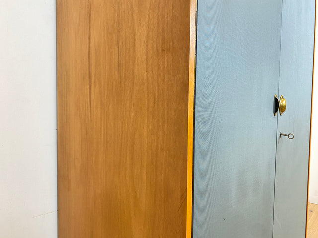 WMK # Hochwertiger & gut erhaltener Mid-Century Kleiderschrank aus vollem Holz in Blau, aus 1959, baugleich mit VEB Hellerau # Schrank Schlafzimmerschrank Wäscheschrank Wardrobe Vintage Esche DDR 50er