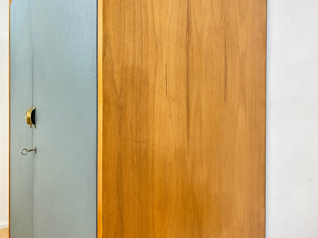 WMK # Hochwertiger & gut erhaltener Mid-Century Kleiderschrank aus vollem Holz in Blau, aus 1959, baugleich mit VEB Hellerau # Schrank Schlafzimmerschrank Wäscheschrank Wardrobe Vintage Esche DDR 50er