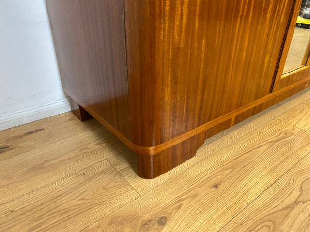 WMK I Stilvoller und sehr gut erhaltener Mid-Century Kleiderschrank aus vollem Holz mit Spiegel Türen und Schubladen I Schrank Wäsche Schlafzimmer Wardrobe 50er 60er Vintage Düsseldorf Dresden München