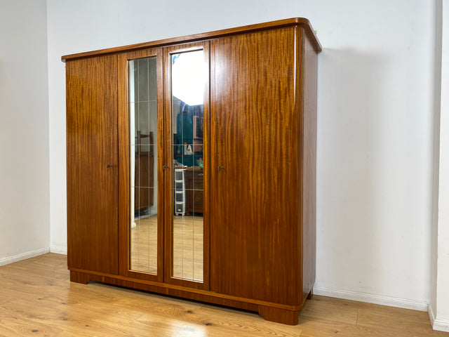 WMK I Stilvoller und sehr gut erhaltener Mid-Century Kleiderschrank aus vollem Holz mit Spiegel Türen und Schubladen I Schrank Wäsche Schlafzimmer Wardrobe 50er 60er Vintage Düsseldorf Dresden München
