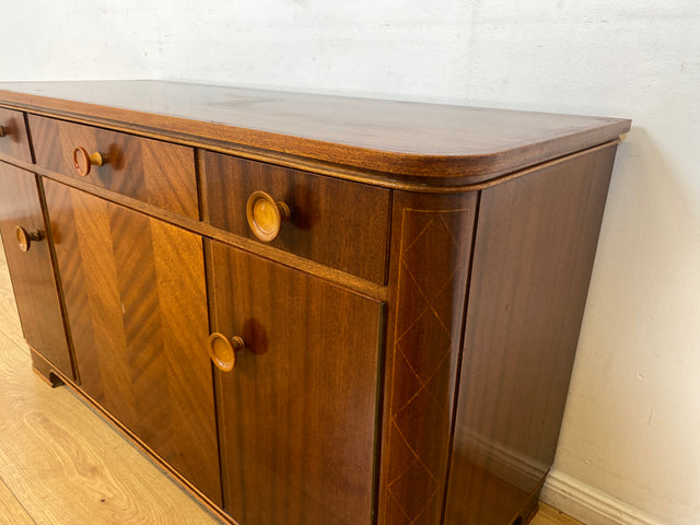 WMK I Formschöne und gut erhaltene Mid-Century Kommode aus vollem Holz mit Schubladen und Intarsien I Sideboard Schrank Wäschekommode Schuhkommode TV Lowboard 60er Vintage Berlin Homburg Frankfurt