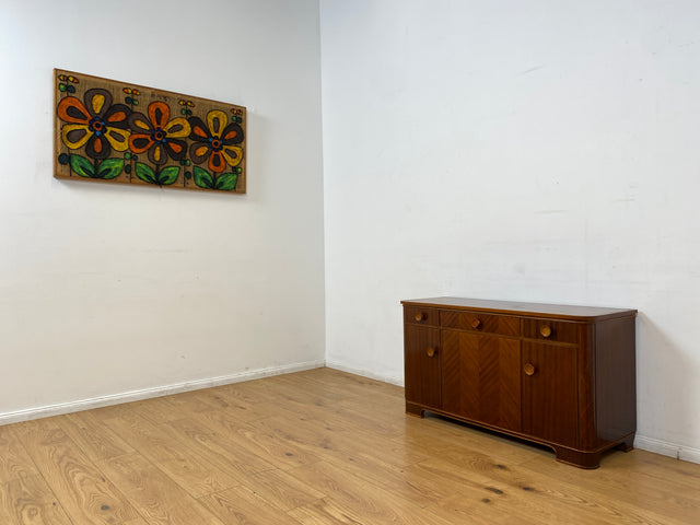 WMK I Formschöne und gut erhaltene Mid-Century Kommode aus vollem Holz mit Schubladen und Intarsien I Sideboard Schrank Wäschekommode Schuhkommode TV Lowboard 60er Vintage Berlin Homburg Frankfurt