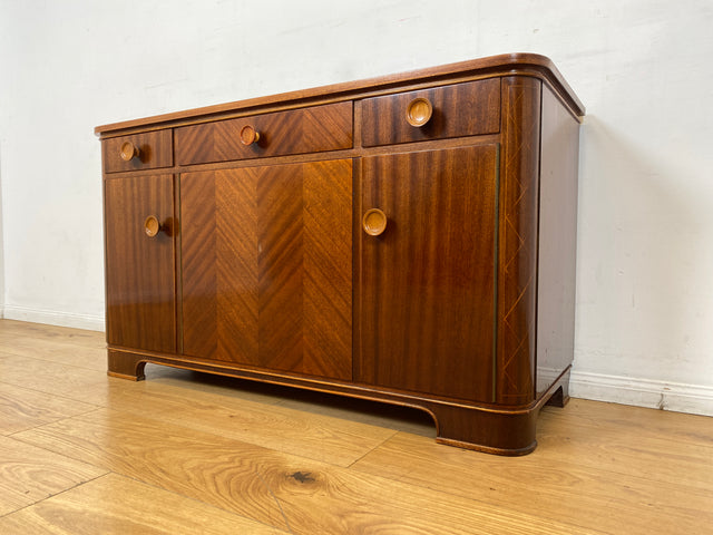 WMK I Formschöne und gut erhaltene Mid-Century Kommode aus vollem Holz mit Schubladen und Intarsien I Sideboard Schrank Wäschekommode Schuhkommode TV Lowboard 60er Vintage Berlin Homburg Frankfurt