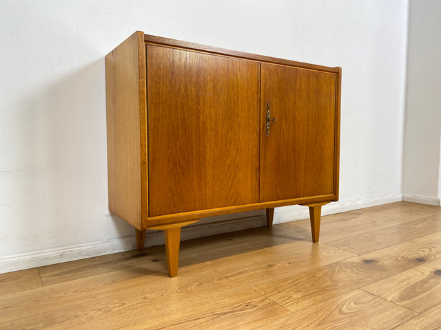 WMK I Stilvolle Mid-Century Kommode in Eiche aus 1967, bauähnlich mit 602 von Franz Ehrlich für VEB Hellerau I Sideboard Wäschekommode TV Lowboard Schrank Schuhschrank Vintage DDR Berlin München Bonn