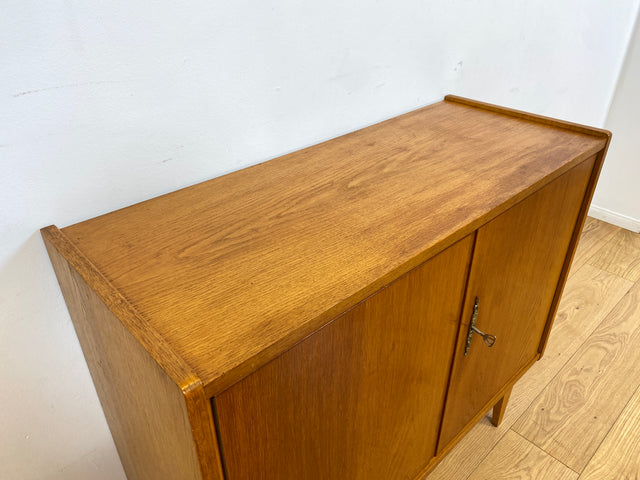 WMK I Stilvolle Mid-Century Kommode in Eiche aus 1967, bauähnlich mit 602 von Franz Ehrlich für VEB Hellerau I Sideboard Wäschekommode TV Lowboard Schrank Schuhschrank Vintage DDR Berlin München Bonn
