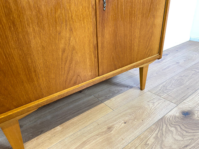 WMK I Stilvolle Mid-Century Kommode in Eiche aus 1967, bauähnlich mit 602 von Franz Ehrlich für VEB Hellerau I Sideboard Wäschekommode TV Lowboard Schrank Schuhschrank Vintage DDR Berlin München Bonn
