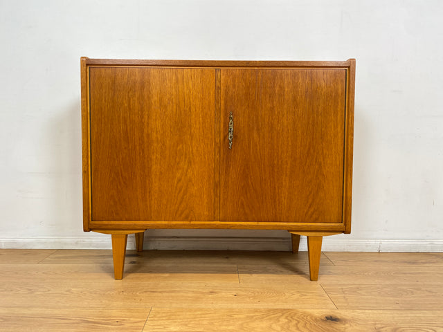 WMK I Stilvolle Mid-Century Kommode in Eiche aus 1967, bauähnlich mit 602 von Franz Ehrlich für VEB Hellerau I Sideboard Wäschekommode TV Lowboard Schrank Schuhschrank Vintage DDR Berlin München Bonn