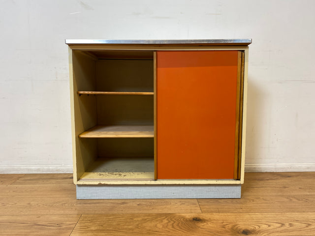 WMK I Freundlicher Mid-Century Küchenschrank mit Schiebetüren und pflegeleichter Resopal Oberfläche I Küche Küchenkommode Küchenunterschrank Kommode Retro Vintage 50er 60er I Berlin Leipzig Hannover